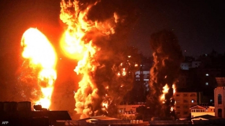 عشرات الغارات الإسرائيلية على قطاع غزة.. وتدمير أنفاق لحماس