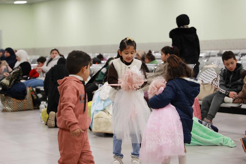 عودة 140 طفلا وذويهم إلى غزة بعد استكمال العلاج في الأردن