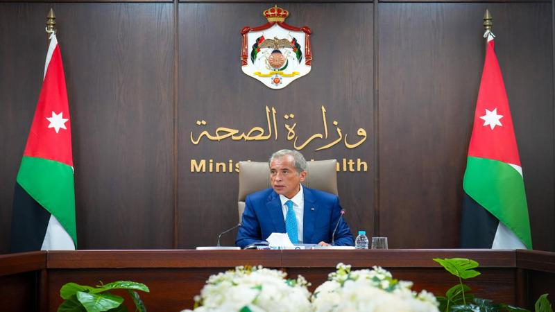 حسّان يوجه بالإسراع في إنجاز المشاريع الصحية وإعادة تشغيل مستشفى عمّان الميداني