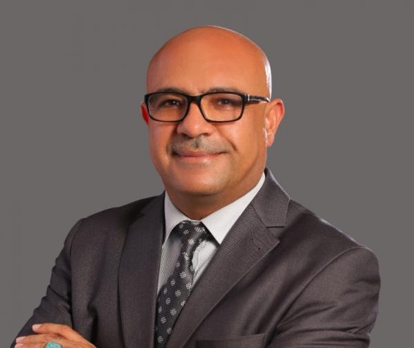 هل تحكم كرة القدم عالمنا؟