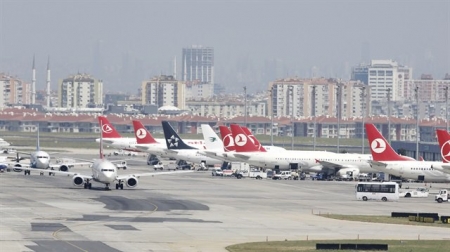شركة سياحة وسفر تمارس البلطجة على 40 مسافرا اردنيا.. وشركة طيران ترفض نقلهم من اسطنبول الى عمان!