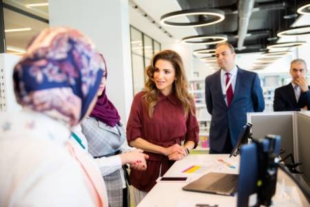 الملكة تتابع سير عمل أكاديمية الملكة رانيا لتدريب المعلمين وتطلع على اهم الانجازات  صور