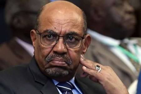 تفاصيل خيانة القصر التي تعرض لها البشير ليلة عزله؟!