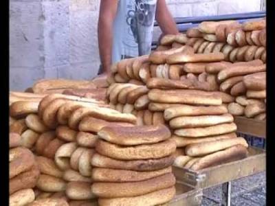 وفاه خمسيني وهو يعمل على عربة كعك في الزرقاء