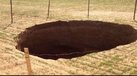 وفاة وإصابة بانهيار أتربة وردم داخل حفرة في العاصمة