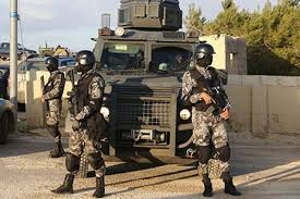 مداهمة أمنية في الكرك والقبض على شخص بحوزته 27 وصلة حشيش و152 حبة كبتاجون
