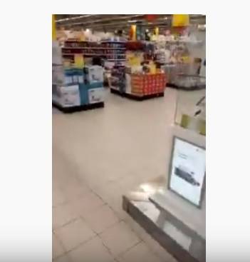 فيديو صادم من داخل كارفور في سيتي مول.. لن تصدق!!!