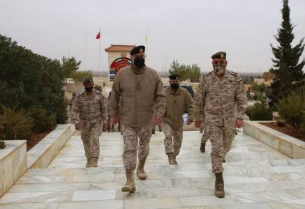 الحنيطي يزور قيادة المنطقة العسكرية الجنوبية
