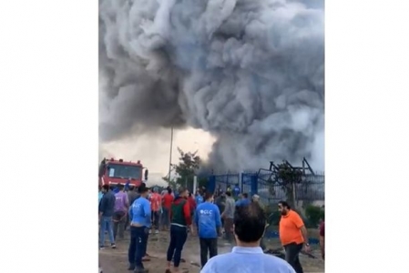 مصرع 20 وإصابة العشرات في حريق مصنع بمصر.. (فيديو)
