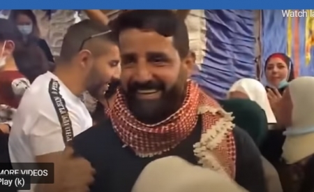 بالفيديو.. لحظة الإفراج عن معتقل فلسطيني بعد عشرين عاماً بالسجن