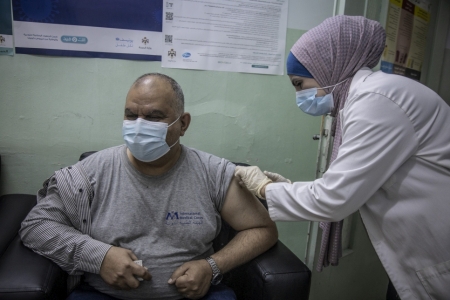 تطعيم نصف مليون شخص في الاردن