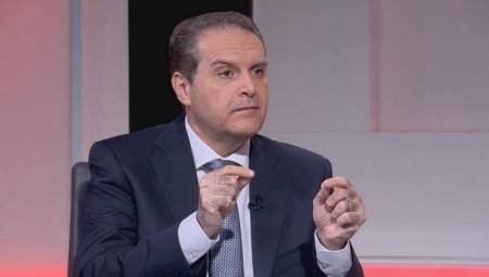 مصدر حكومي ينفي استقالة وزير الصحة