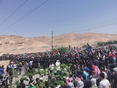 لليوم الثاني.. أردنيون يتوافدون الى الحدود الأردنية الفلسطينية