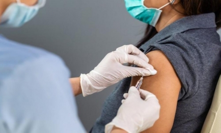 بدء حملة للتطعيم ضد كورونا لمدارس القطاع الخاص بالاردن