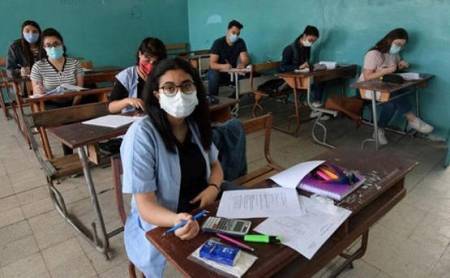 التربية تكشف نسبة النجاح بامتحان الكيمياء لطلاب التوجيهي