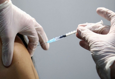تطعيم الأشخاص بعمر 30 فما فوق بدون موعد مسبق يومي الجمعة والسبت