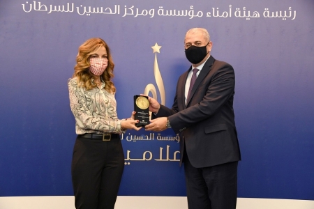 الأميرة غيداء طلال تكرّم بنك الإسكان لرعايته لجائزة مؤسسة الحسين للسرطان للإعلاميين