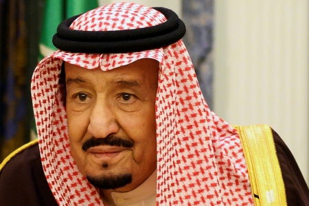 الملك السعودي يُقيل مسؤول أمني بارز متورط في قضية فساد كبرى