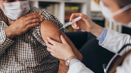 مراكز لإعطاء جرعتي اللقاح المضاد لفيروس كورونا الجمعة