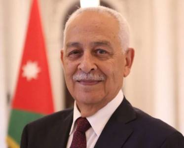 العيسوي يسلم مساكن لأسر عفيفة في الجفر والعقبة