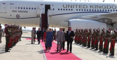 الأمير تشارلز يصل الأردن في زيارة رسمية