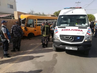 11 إصابة بتصادم حافلة مدرسية ومركبة في البيادر