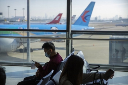 إلغاء مئات الرحلات الجوية بعد ارتفاع إصابات كورونا في شنغهاي