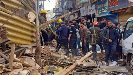 بعد ساعات من الزلزال قتلى وجرحى بانهيار بناء في مصر- صور صادمة