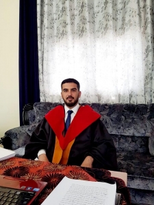 حسين محمد التميمي يبارك للدكتور إبراهيم التميمي حصوله على درجة الدكتوراة