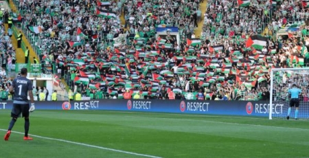جماهير سلتيك ترفع علم فلسطين في افتتاح الدوري الأسكتلندي