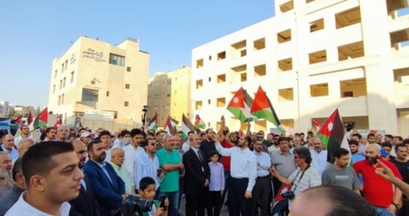 وقفة احتجاجية حاشدة  في الرابية رفضاً للعدوان على غزة