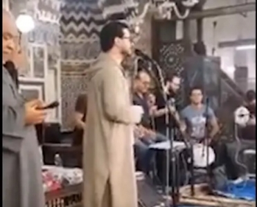 رقص وغناء داخل مسجد بمصر يثير غضبا.. وقرار بمعاقبة المسؤولين