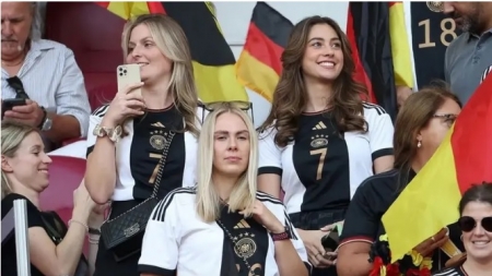 لسبب غريب.. الألمان يحملون زوجات اللاعبين مسؤولية فضيحة المونديال!!