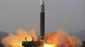 كوريا الشمالية تطلق صاروخين بالستيين.. وسيول متأهبة