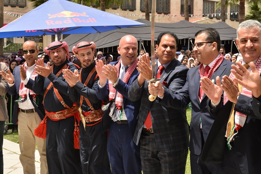 جامعة البترا تحتفل بعيد الاستقلال بمشاركة طلبة الجاليات وعدد من الدبلوماسيين
