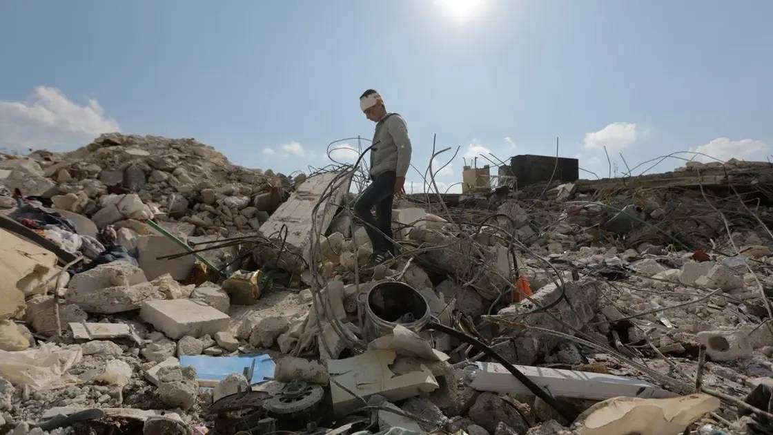 على عمق 12 كلم.. زلزال بقوة 5.7 يضرب وسط تركيا