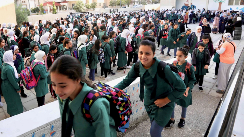 نحو 25 ألف طالب انتقلوا من المدارس الخاصة إلى الحكومية