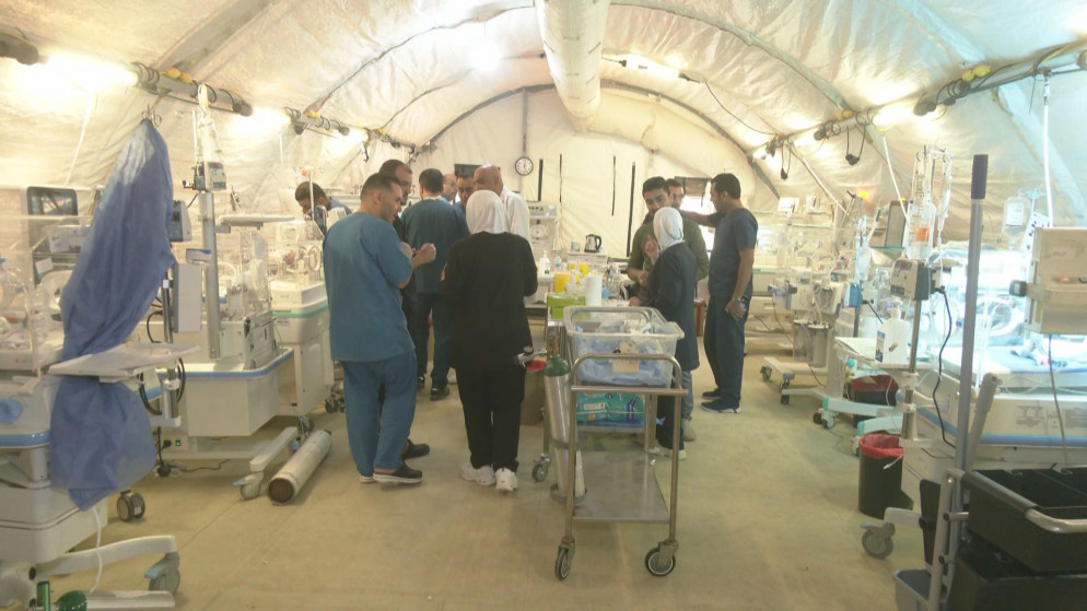 تعرض المستشفى الأردني جنوبي غزة لسقوط شظايا وقنابل جراء قصف إسرائيلي