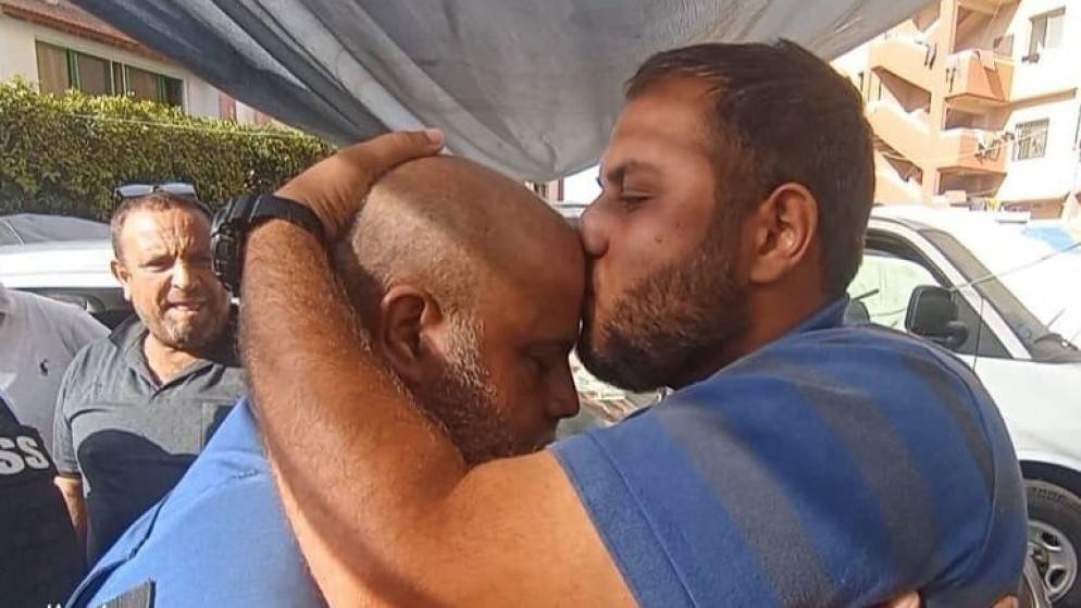 استشهاد صحفيَين بينهم حمزة الدحدوح نجل مراسل الجزيرة في غزة (صورة)