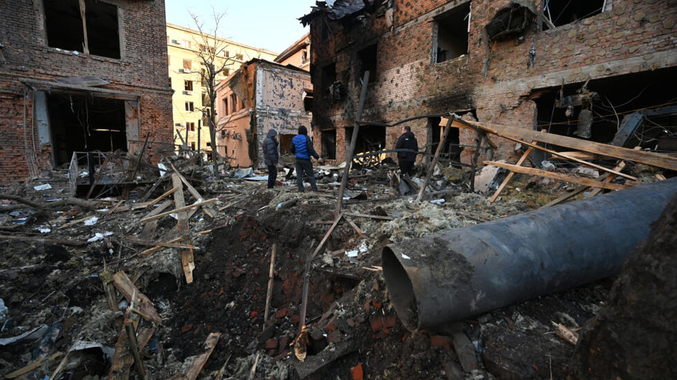 انقطاع للتيار الكهربائي في كييف بعد انفجارات مدوية
