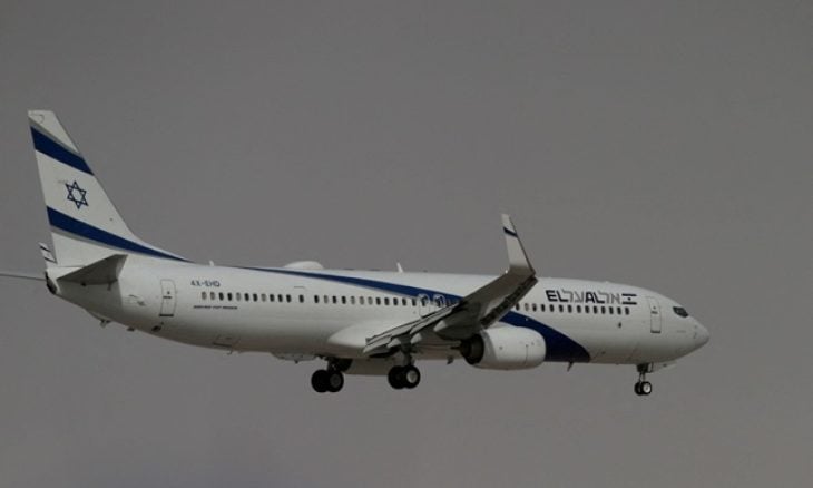 إعلام عبري: محاولات لـ”الاستيلاء” على طائرة لشركة العال الإسرائيلية في المجال الجوي للحوثيين