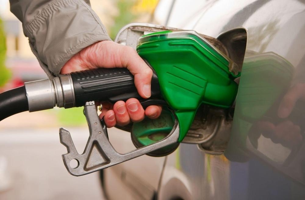 الحكومة تقرر رفع أسعار البنزين والديزل وتثبيت سعر الكاز