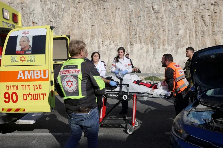 إصابة 4 جنود إسرائيليين في عملية مزدوجة بالضفة الغربية