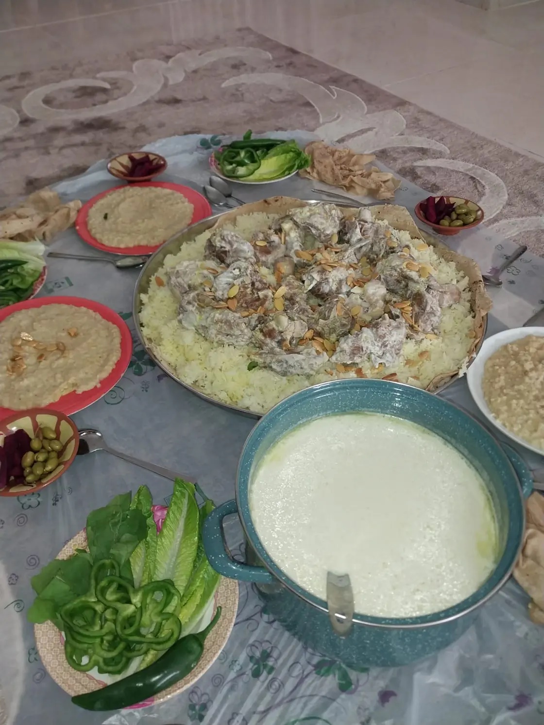 الإفطار الأول منسف.. الأردنيون يبدأون شهر رمضان بـالبياض