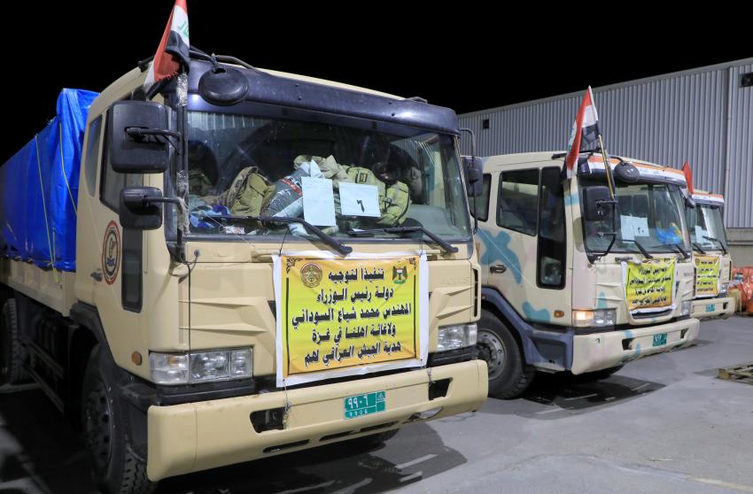 بالصور... القوات المسلحة تتسلم 36 شاحنة مساعدات عراقية لغزة