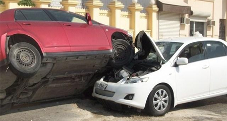 وفاة و6 إصابات بحادث تصادم مركبتين على طريق إربد عمان