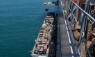 الجيش الأمريكي: تفريغ الحمولة الأولى من المساعدات على الميناء العائم في غزة