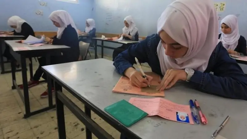 وزارة التربية تحيل ما أثير حول الورقة الأولى من امتحانات الرياضيات إلى لجان المشرفين