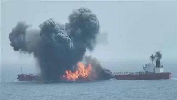 الحوثيون يعلنون استهداف سفينة نفط أمريكية بـ 11 صاروخًا في البحر الأحمر