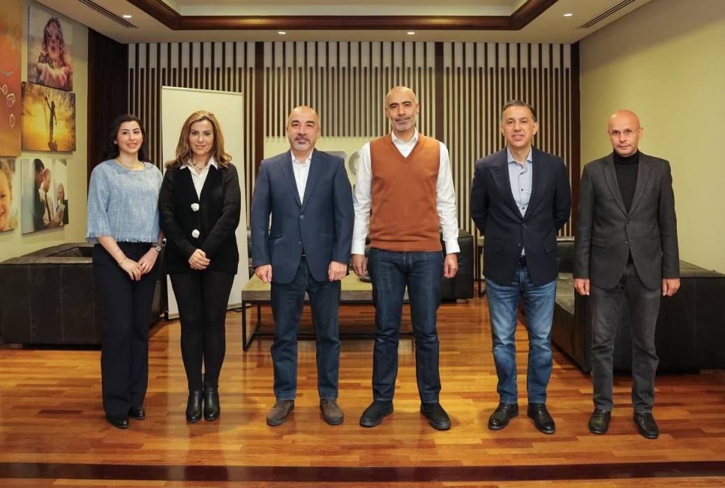 زين والأردنية لرياضة السيارات تُجددان شراكتهما الاستراتيجية